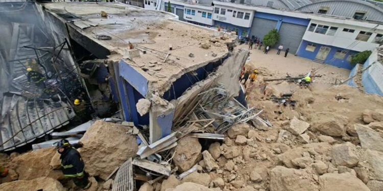 Evaluación preliminar concluye que modificaciones al terreno y falta de obras de mitigación incidieron en derrumbe del Anillo Periférico
