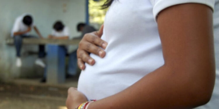 ¡Doble tragedia! Adolescente embarazada de 15 años fallece en el Hospital del Sur junto a su bebé