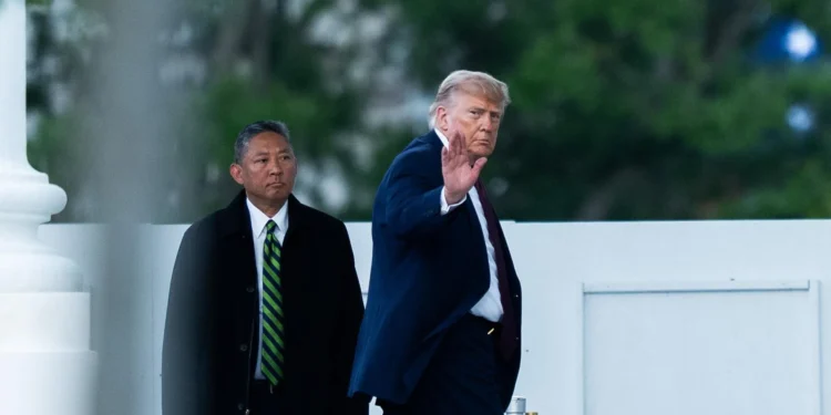 Un tribunal autoriza al Gobierno Trump a reanudar las deportaciones aceleradas en todo EE.UU.
