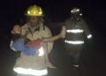 Bomberos rescatan a menor de 8 años de voraz incendio en la colonia Jesenia Castillo de La Ceiba
