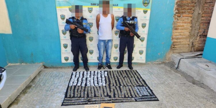 https://hch.tv/cae-presunto-integrante-de-la-mara-ms-13-con-mas-de-2900-dosis-de-estupefacientes-en-san-lorenzo-valle/