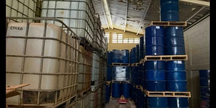 Decomisan en Sonora 24 mil litros de metanfetamina valuada en 9 mil MDP, el segundo mayor aseguramiento de la historia