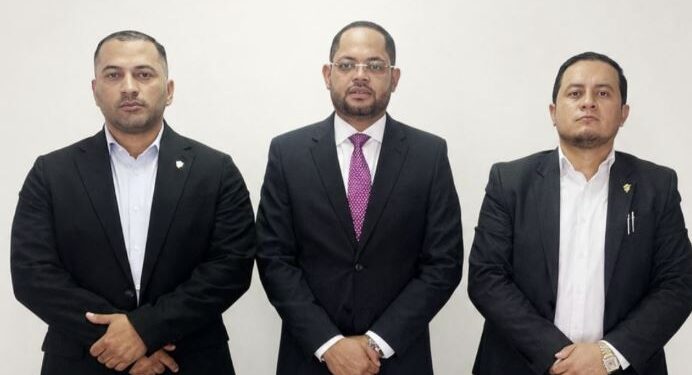 Fiscal General presenta a las nuevas autoridades de la ATIC