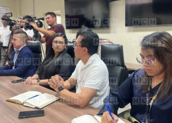 ¡A reunión! Comisión de médicos acude al diálogo convocado por el gobierno