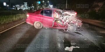 ¡De milagro! Borracha al volante sobrevive a brutal choque en el Anillo Periférico | Móvil Emergencia TGU