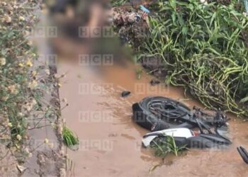 ¡No pudo cerrar la curva! Motociclista perece tras caer al río Choluteca cerca del campo Motagua