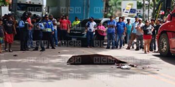 ¡Lamentable! Conductora de moto perece tras impactar con rastra en Juticalpa