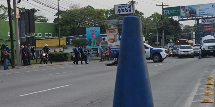 ¡Más violencia! Acribillan a motociclista en SPS y dejan herido a su acompañante; una pistola de balines quedó en la escena
