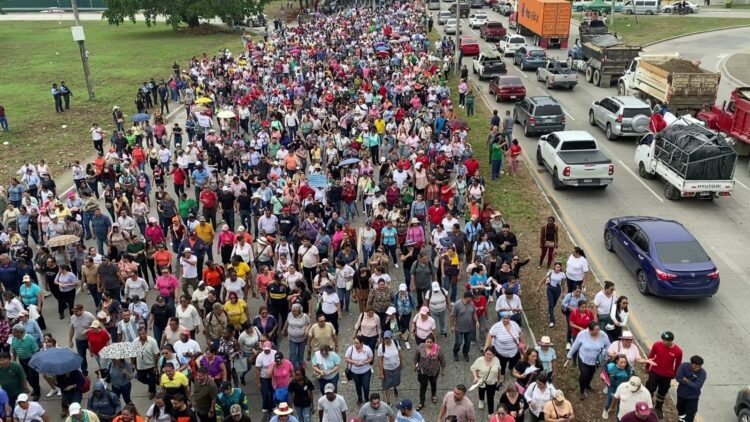 ¡Masivamente! Maestros se movilizan en SPS con demandas al gobierno No estamos negociando, exigimos que cumplan