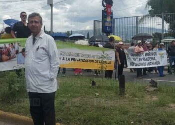 ¡Se reaviva la protesta! Médicos vuelven a las calles por incumplimiento estatal