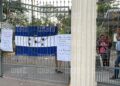 ¡Tomado el Central! Docentes advierten: Mientras no se nombre nueva directora, no habrá clases