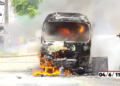 ¡Vivo de milagro! Motociclista sufre graves quemaduras tras estrellarse con bus e incendiarse su moto en SPS
