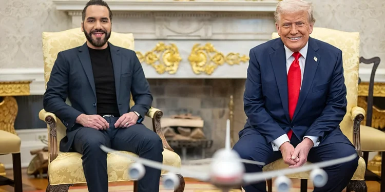 Trump consagra a Bukele como modelo para el continente americano