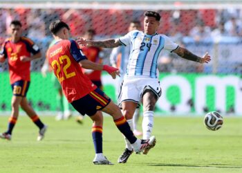 Las polémicas de la final del Mundial entre Argentina y España: la roja a Enzo Fernández, el gol anulado y el gesto de Cucurella