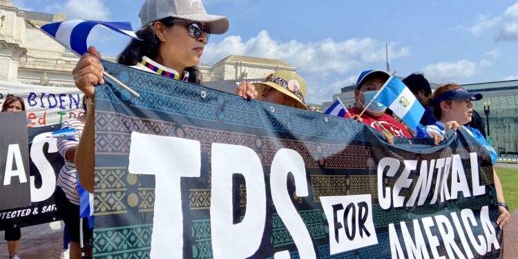 Corte Suprema decide el futuro del TPS: Miles de inmigrantes enfrentan incertidumbre legal en EE. UU.