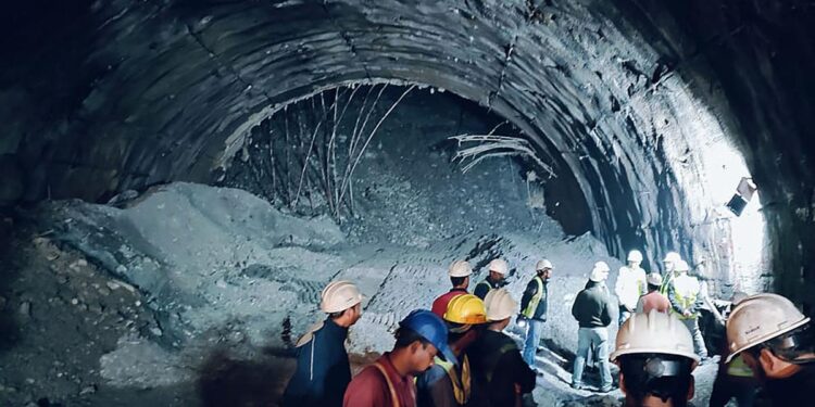 10 trabajadores perdieron la vida