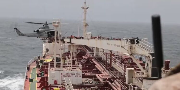 EE.UU. eleva a 22 los barcos frenados hacia Irán en un operativo con más de 20 buques