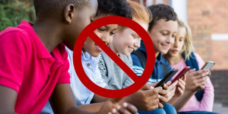 Colombia vuelve a impulsar ley para prohibir redes sociales a menores de 16 años y más países avanzan por el mismo camino