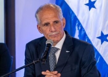 Con lágrimas en sus ojos, presidente Asfura expone en sus primeros 180 días que “sí está trabajando” por Honduras