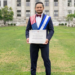 Médico hondureño Edwin Serrano alcanza la excelencia académica y se gradúa de Harvard con medalla de oro