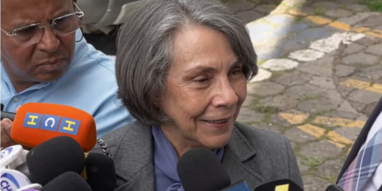 Canciller de Honduras anuncia reunión con El Salvador para abordar situación de Isla Conejo