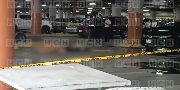¡Terrible la violencia! De varios impactos de bala le arrebatan la vida a un reconocido empresario en el parqueo de un centro comercial en SPS
