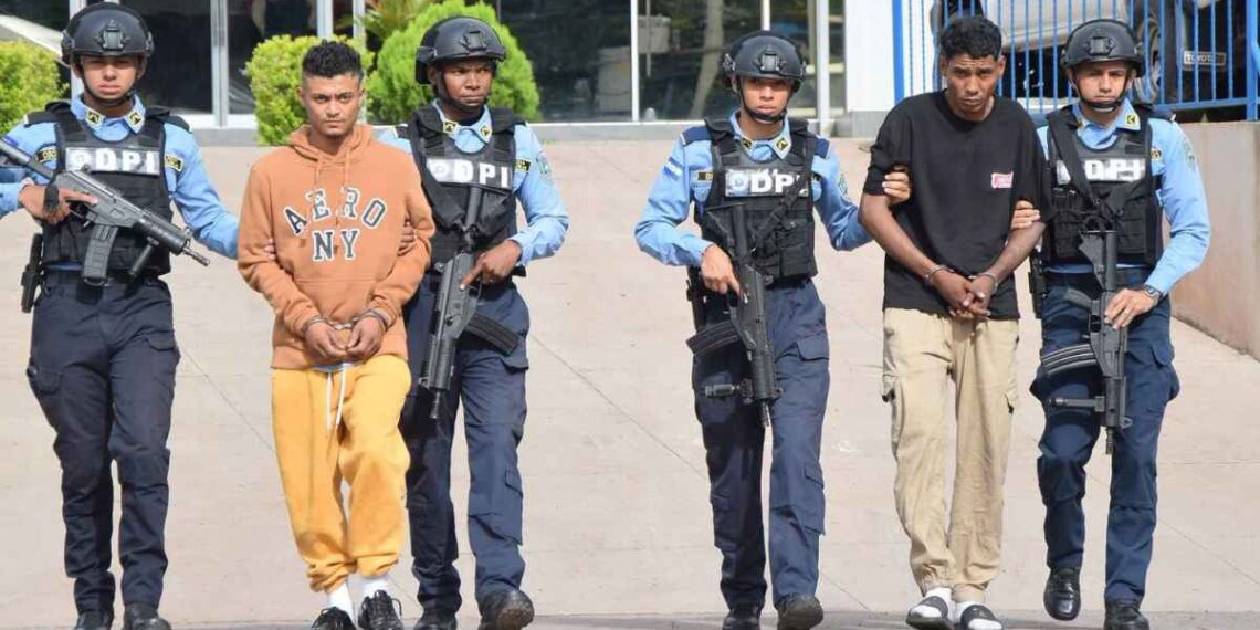 Presos quedan los dos detenidos por el asesinato de motorista en la capital