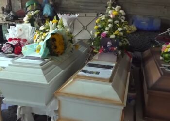 ¡Seis ataúdes, un solo dolor! Entre llanto y consternación velan a las seis víctimas del incendio en SPS