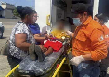 FFAA realiza evacuación aeromédica de cuatro pacientes desde Puerto Lempira hacia Tegucigalpa
