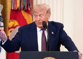 Trump amenaza a Irán con hacerle «pagar» por la muerte de soldados estadounidenses
