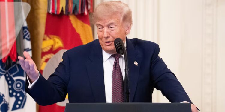 Trump amenaza a Irán con hacerle «pagar» por la muerte de soldados estadounidenses