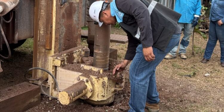 ¡Desesperada carrera por el agua! Alcaldía sale a perforar pozos en busca del vital líquido