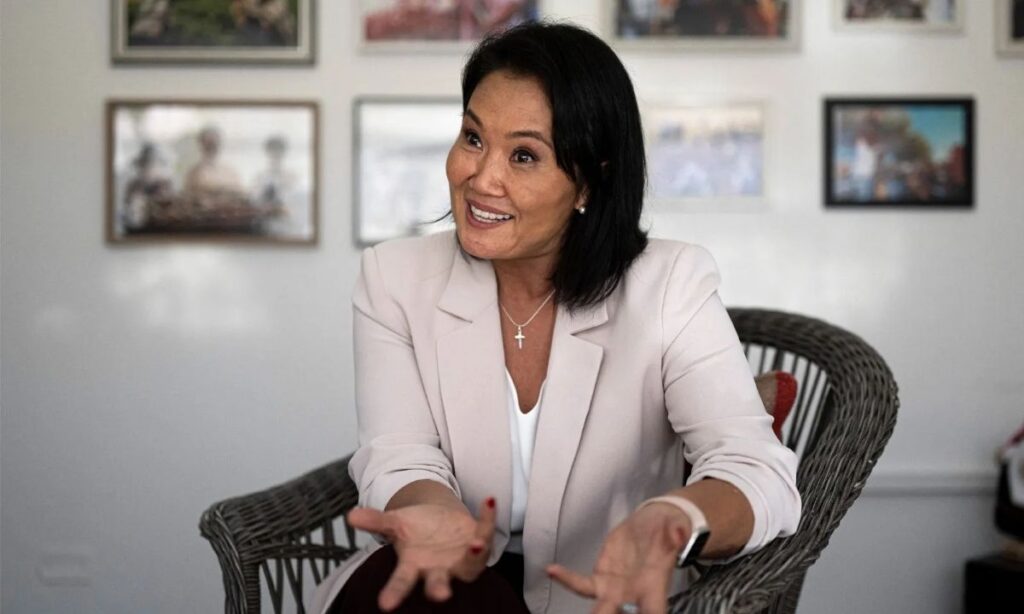 Keiko Fujimori asume la presidencia de Perú