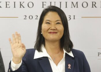 Keiko Fujimori asume la presidencia de Perú