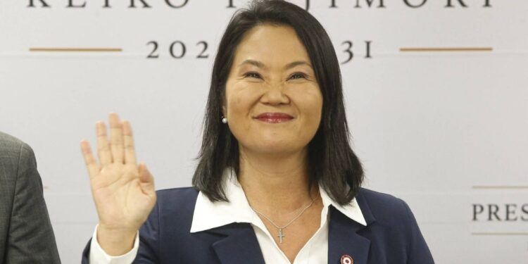 Keiko Fujimori asume la presidencia de Perú