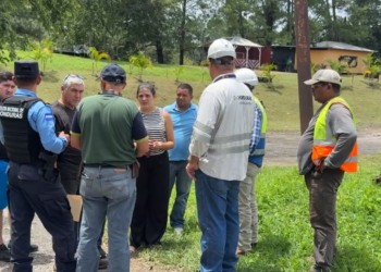 ¡Denuncian desalojos en Los Naranjos! Proyecto de paneles solares desata conflicto con restauranteros instalados en terrenos de la ENEE