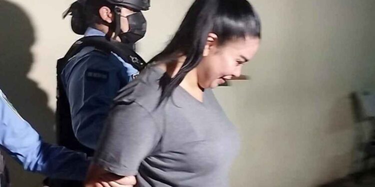 ¡Mujer criminal! “La Negra” fingía ser de varias pandillas para extorsionar a transportistas, según la Policía | Móvil Emergencia TGU