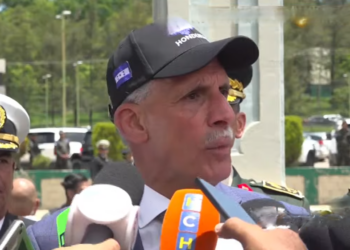 Asfura confirma la construcción de tres hospitales y justifica el alza de los combustibles por la guerra