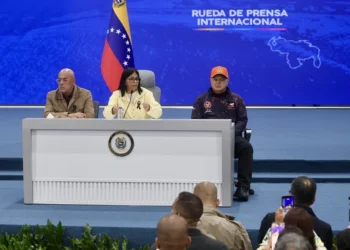 La presidenta encargada de Venezuela, Delcy Rodríguez, se reúne en Caracas con una delegación del Congreso de EE.UU.