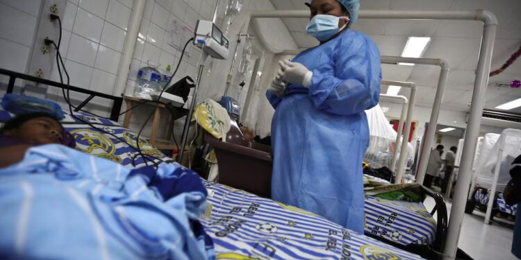 Honduras: tres pacientes permanecen graves por dengue, autoridades piden evitar la automedicación
