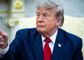 Trump pone en duda la integridad del sistema electoral y denuncia interferencias de China