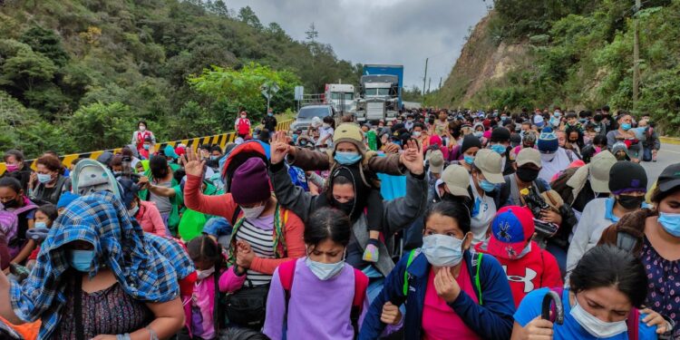 OIM: Retorno de hondureños aumenta 40 % y tránsito migratorio baja 74 % en primer semestre