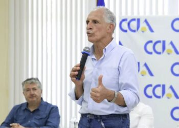 Presidente Nasry Asfura se reúne con empresarios del litoral atlántico para fortalecer el comercio