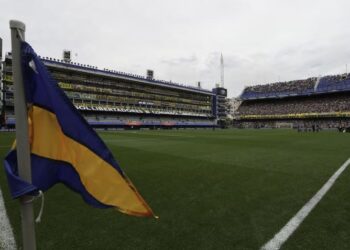 Boca Juniors evalúa mudar la localía hasta mejorar el estado del césped de la Bombonera