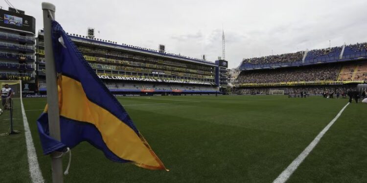 Boca Juniors evalúa mudar la localía hasta mejorar el estado del césped de la Bombonera