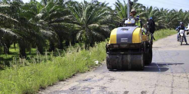 Presidente Asfura supervisa avances de obras en la CA-13 y acelera proyecto del tramo entre La Ceiba y Trujillo