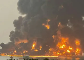 Arabia Saudita bombardeó una ciudad controlada por los hutíes en Yemen tras los ataques de los rebeldes y se expande la guerra en Medio Oriente