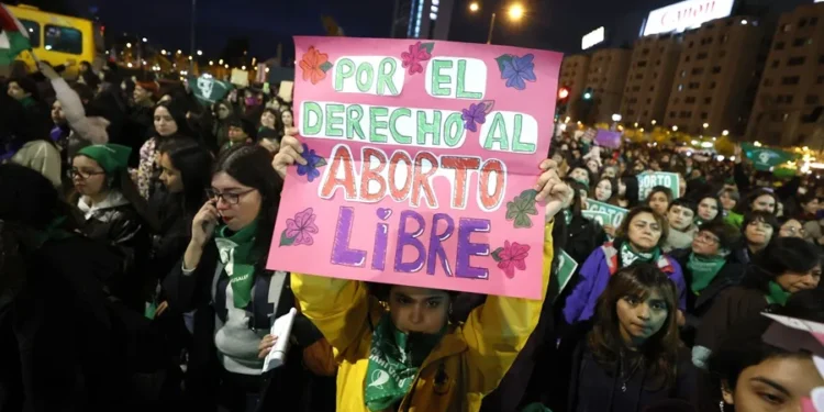 Cientos de mujeres en Chile rechazan el proyecto para escuchar el latido del feto antes de abortar