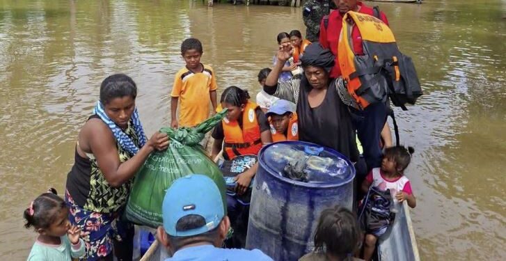 Evacúan a 146 pobladores de las zonas afectadas por las inundaciones en Gracias a Dios