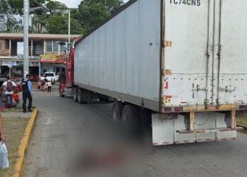 Hombre con discapacidad tropezó con sus muletas y fue arrollado por un camión en Nueva Arcadia, Copán